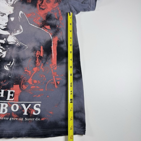 The Lost Boys Adult Size Large Graphic T-Shirt - Picture 5 of 5